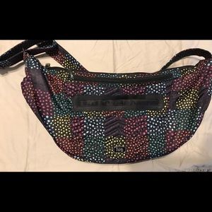 Lug Boomerang hard to find print NWOT